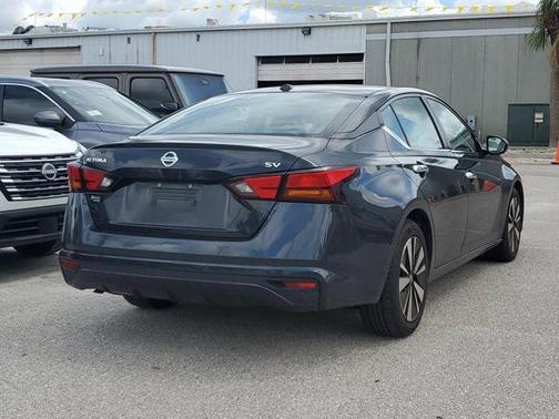 2022 Nissan Altima 2.5 SV