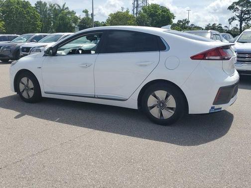 2020 Hyundai IONIQ Hybrid SE