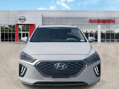 2020 Hyundai IONIQ Hybrid SE