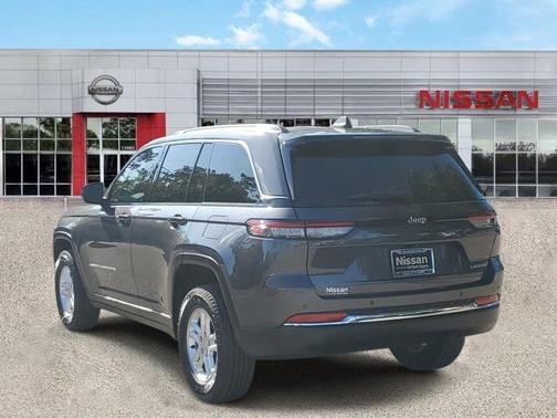 2022 Jeep Grand Cherokee Laredo