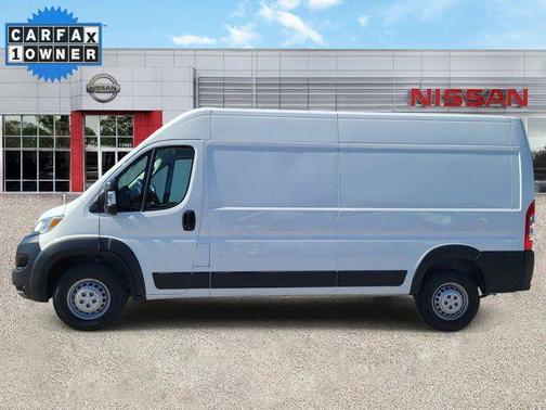 Bright White Clearcoat 2025 RAM ProMaster 2500 Tradesman
