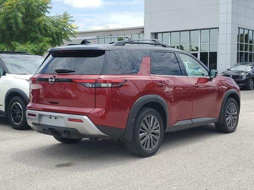 2024 Nissan Pathfinder SL 4WD