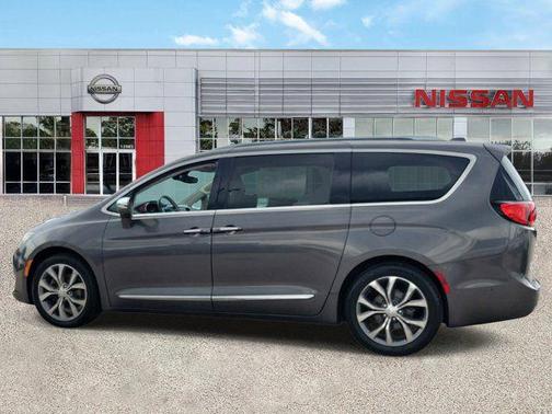 Granite Crystal Metallic Clearcoat 2017 Chrysler Pacifica Limited