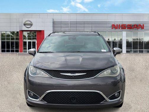 Granite Crystal Metallic Clearcoat 2017 Chrysler Pacifica Limited