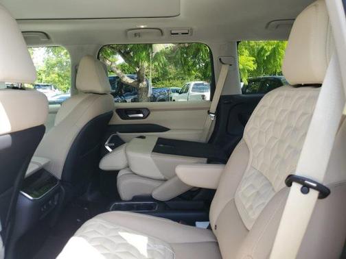 2025 Nissan Armada Platinum 2WD