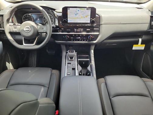 2025 Nissan Pathfinder SL FWD