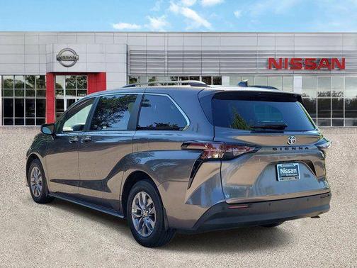 Predawn Gray Mica 2024 Toyota Sienna XLE