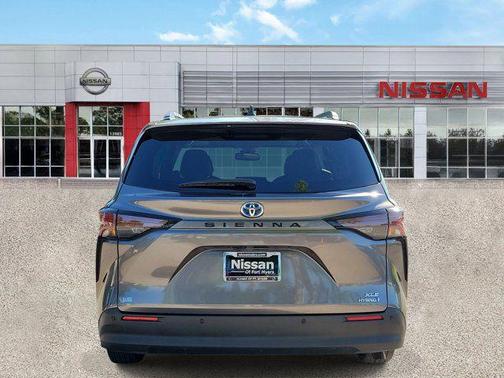 Predawn Gray Mica 2024 Toyota Sienna XLE