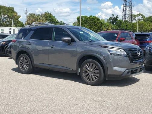 2024 Nissan Pathfinder SL FWD