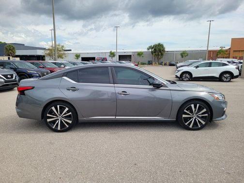 Gun Metallic 2021 Nissan Altima SR VC-Turbo FWD