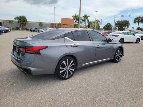 Gun Metallic 2021 Nissan Altima SR VC-Turbo FWD