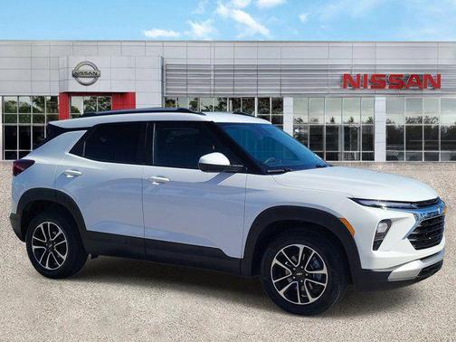 Summit White 2025 Chevrolet Trailblazer LT