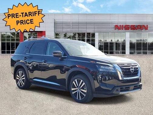 2025 Nissan Pathfinder Platinum FWD