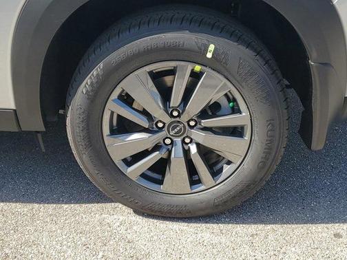 2025 Nissan Pathfinder S FWD