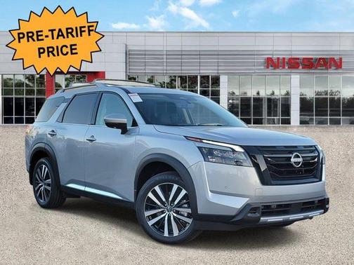 2025 Nissan Pathfinder Platinum FWD