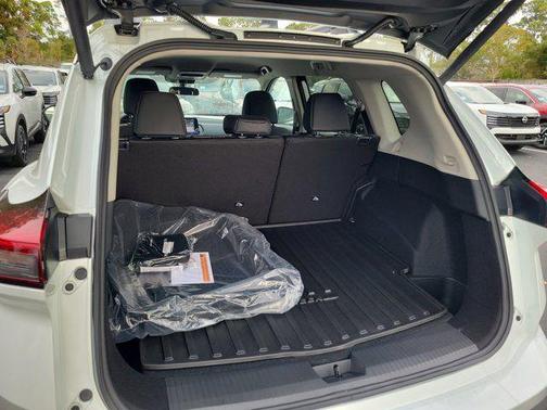 Everest White Pearl Tricoat 2026 Nissan Rogue Rock Creek