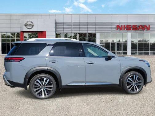 2025 Nissan Pathfinder Platinum FWD