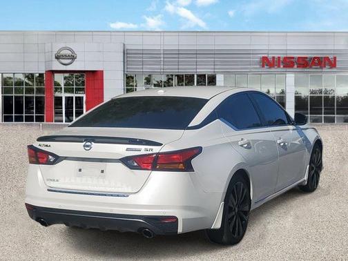 2022 Nissan Altima SR FWD