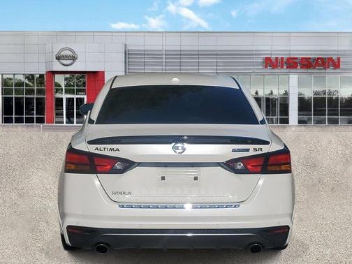 2022 Nissan Altima SR FWD