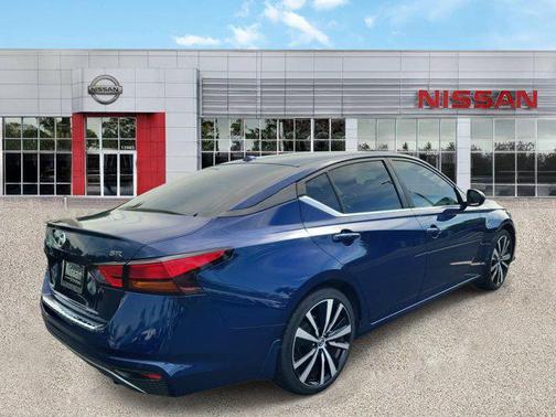 Deep Blue Pearl 2021 Nissan Altima SR FWD