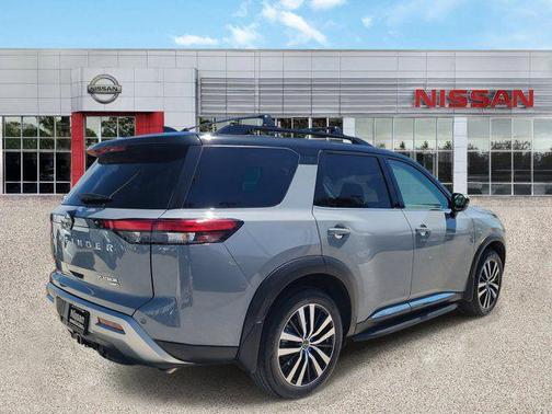 2024 Nissan Pathfinder Platinum 4WD