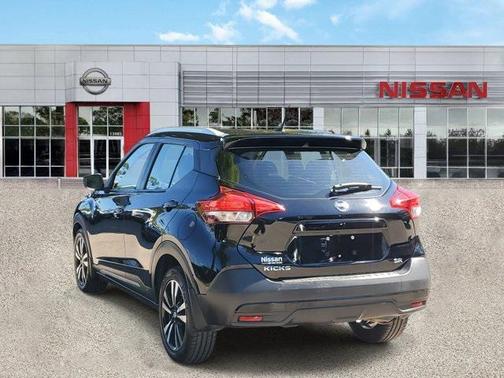 2019 Nissan Kicks SR