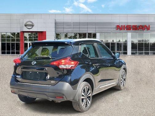 2019 Nissan Kicks SR