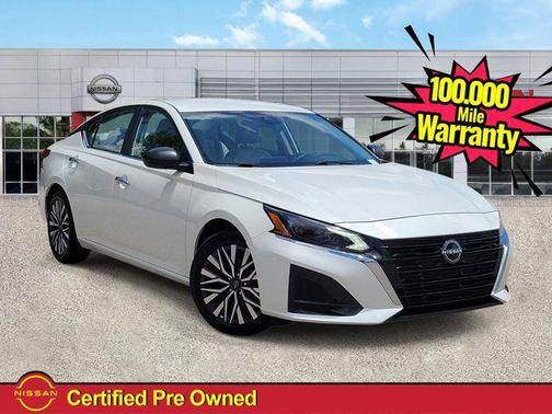 Pearl White Tricoat 2025 Nissan Altima 2.5 SV