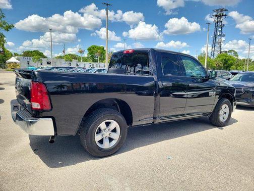 Diamond Black Crystal Pearlcoat 2024 RAM 1500 Classic SLT