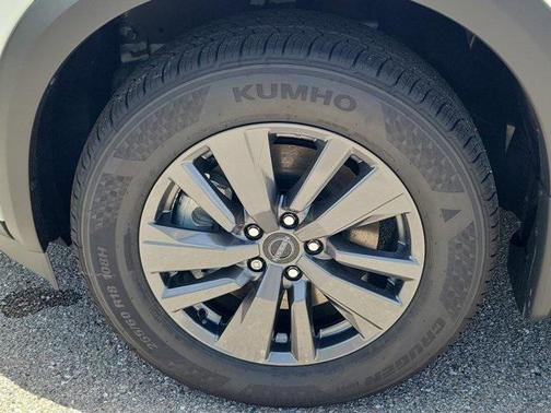 2025 Nissan Pathfinder SV FWD