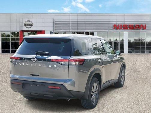 2025 Nissan Pathfinder S FWD
