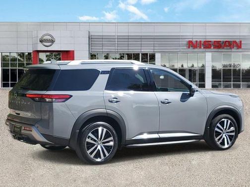 2024 Nissan Pathfinder Platinum 4WD