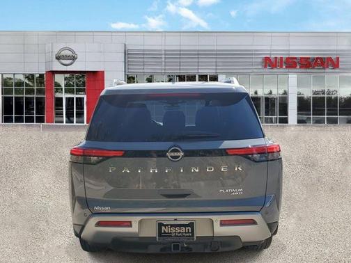 2024 Nissan Pathfinder Platinum 4WD