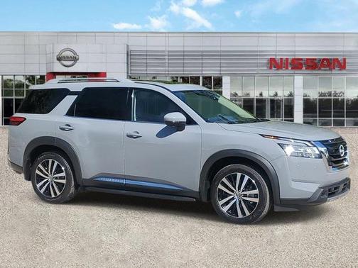 2024 Nissan Pathfinder Platinum 4WD
