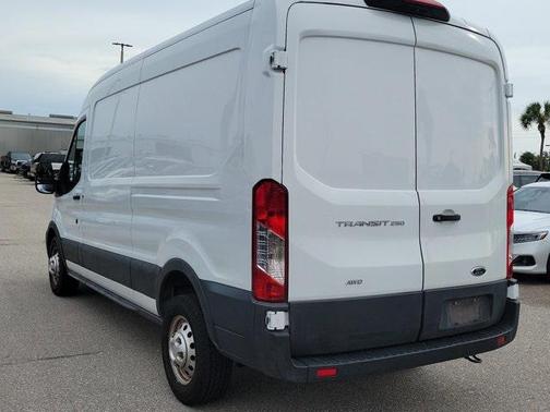 2022 Ford Transit-250 Base