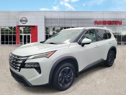 Everest White Pearl 2024 Nissan Rogue SV