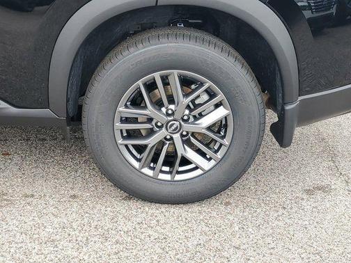 Super Black 2026 Nissan Rogue S