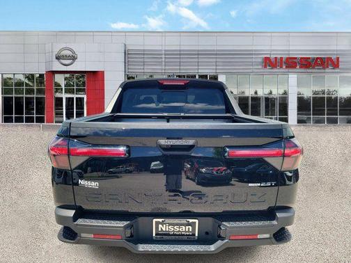 Phantom Black 2023 Hyundai SANTA CRUZ SEL Premium