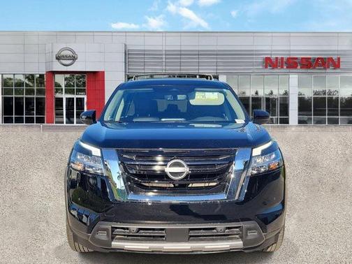 2024 Nissan Pathfinder SL FWD