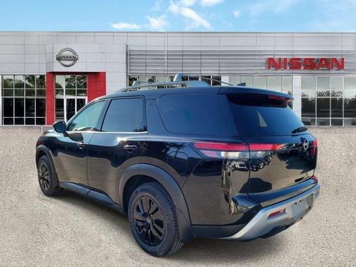 2024 Nissan Pathfinder SL FWD