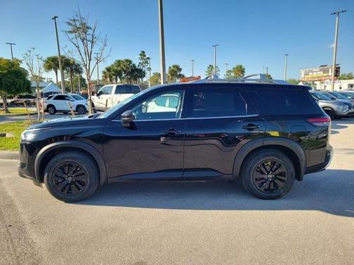 2024 Nissan Pathfinder SL FWD