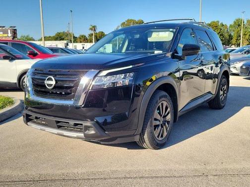 2024 Nissan Pathfinder SL FWD