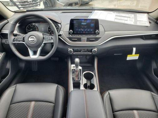 2025 Nissan Altima SR FWD