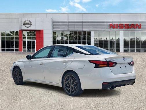 2025 Nissan Altima SR FWD