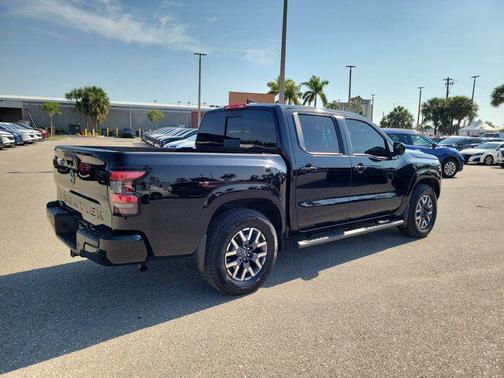 2024 Nissan Frontier SL