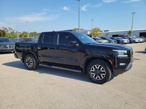 2024 Nissan Frontier SL