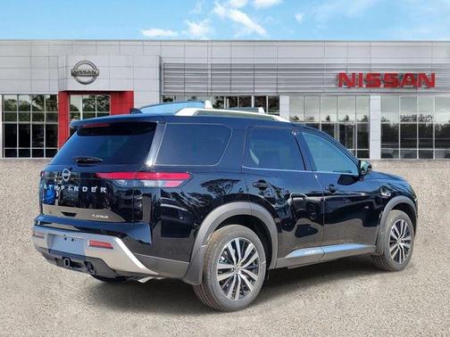 2025 Nissan Pathfinder Platinum FWD