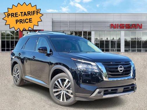 2025 Nissan Pathfinder Platinum FWD