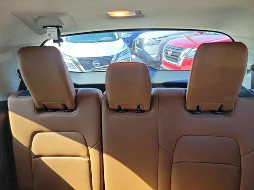 2025 Nissan Pathfinder Platinum FWD
