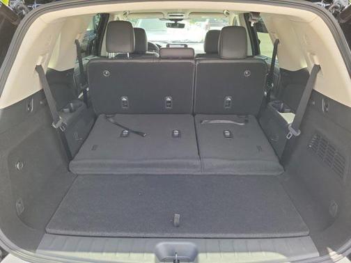 2025 Nissan Pathfinder SL FWD